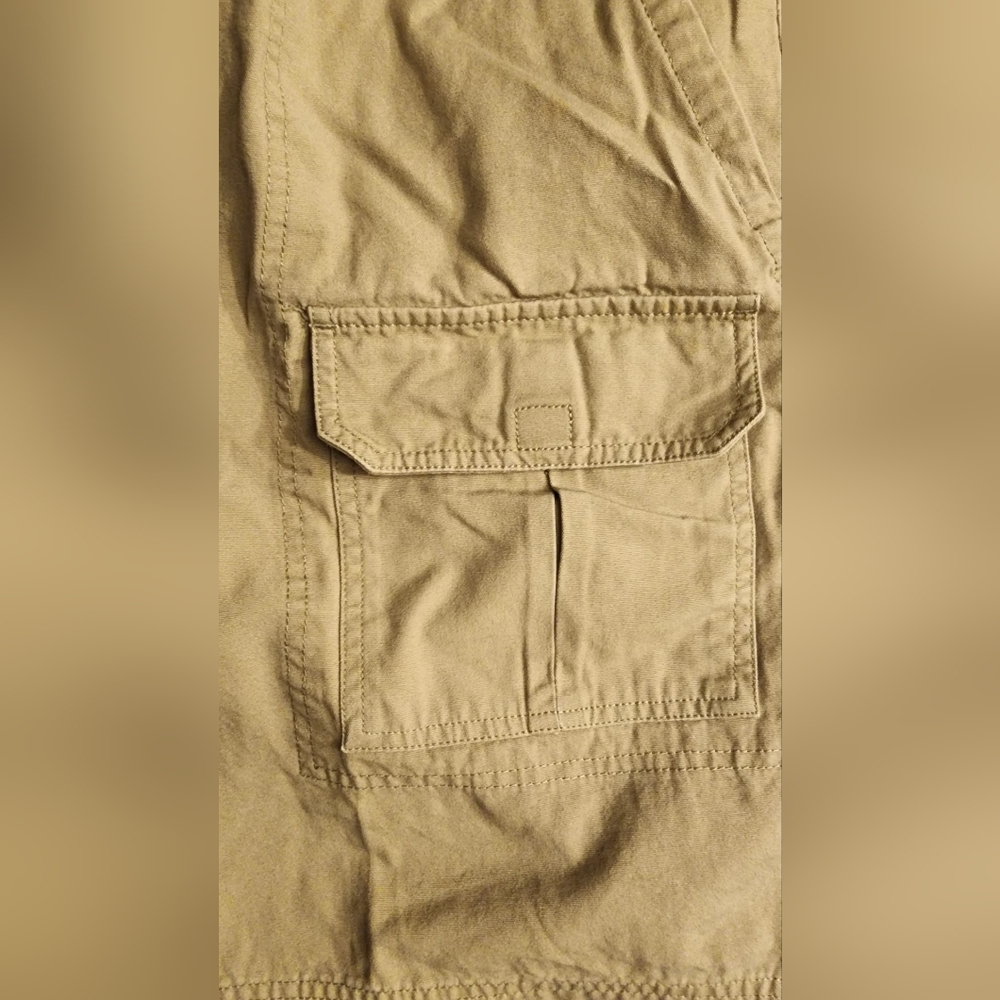 Men's Tan Cargo Shorts XL - Picture 3 of 6